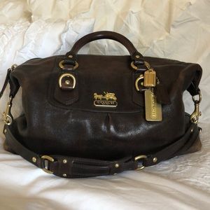 Brown leather Coach bag 16x10x6